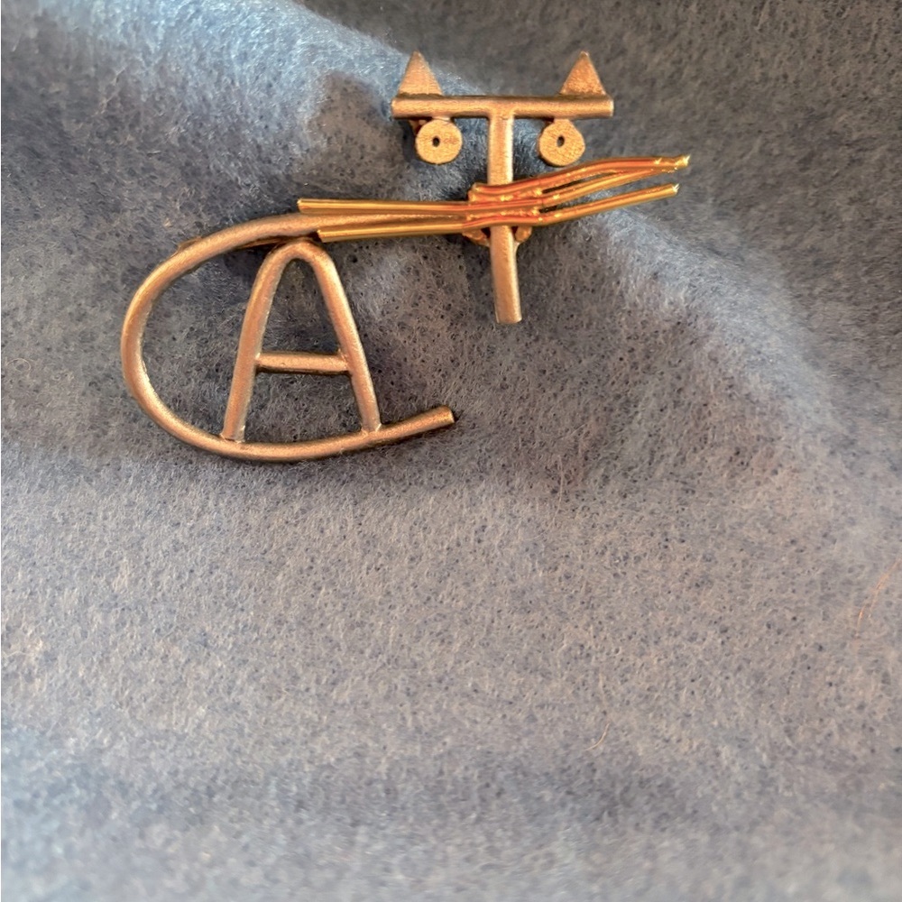 Cute cat lover gift! Vintage pewter and gold cat brooch